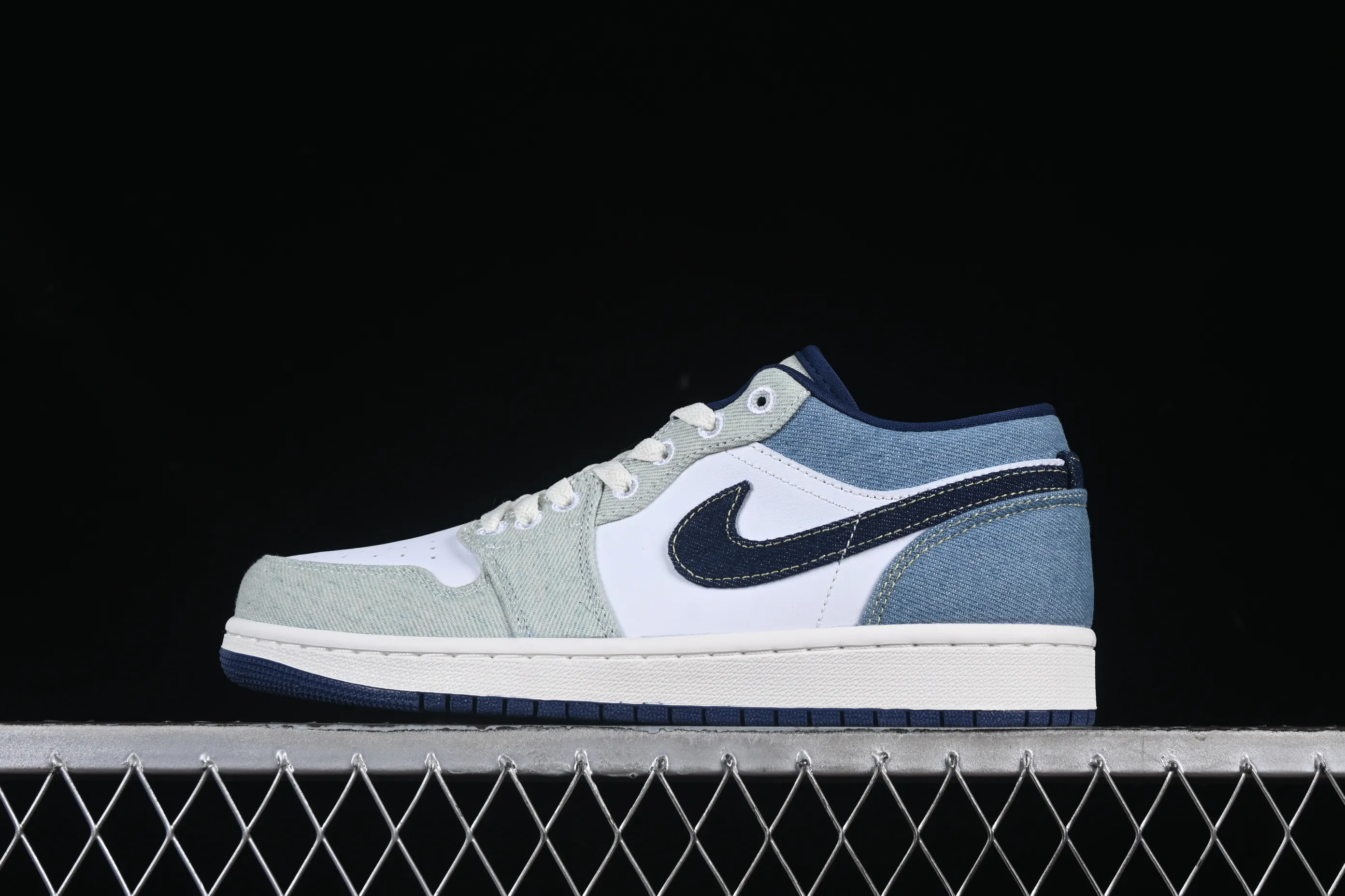 All categories Air Jordan Jordan series basketball shoes Air Jordan 1 Low Air Jordan 1 Low "Canadian Tuxedo" AJ1 Joe 1 cowboy trend low-top basketball shoes IH0648-141